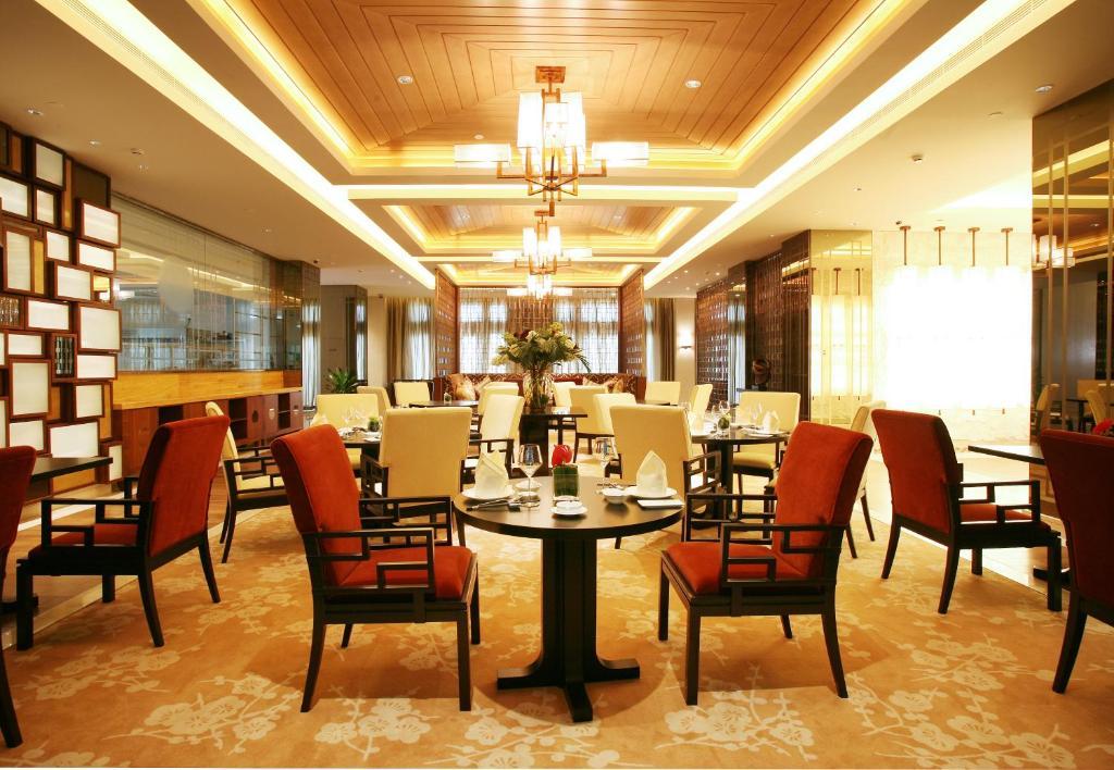 Landison Green Town Hotel Xinchang Экстерьер фото